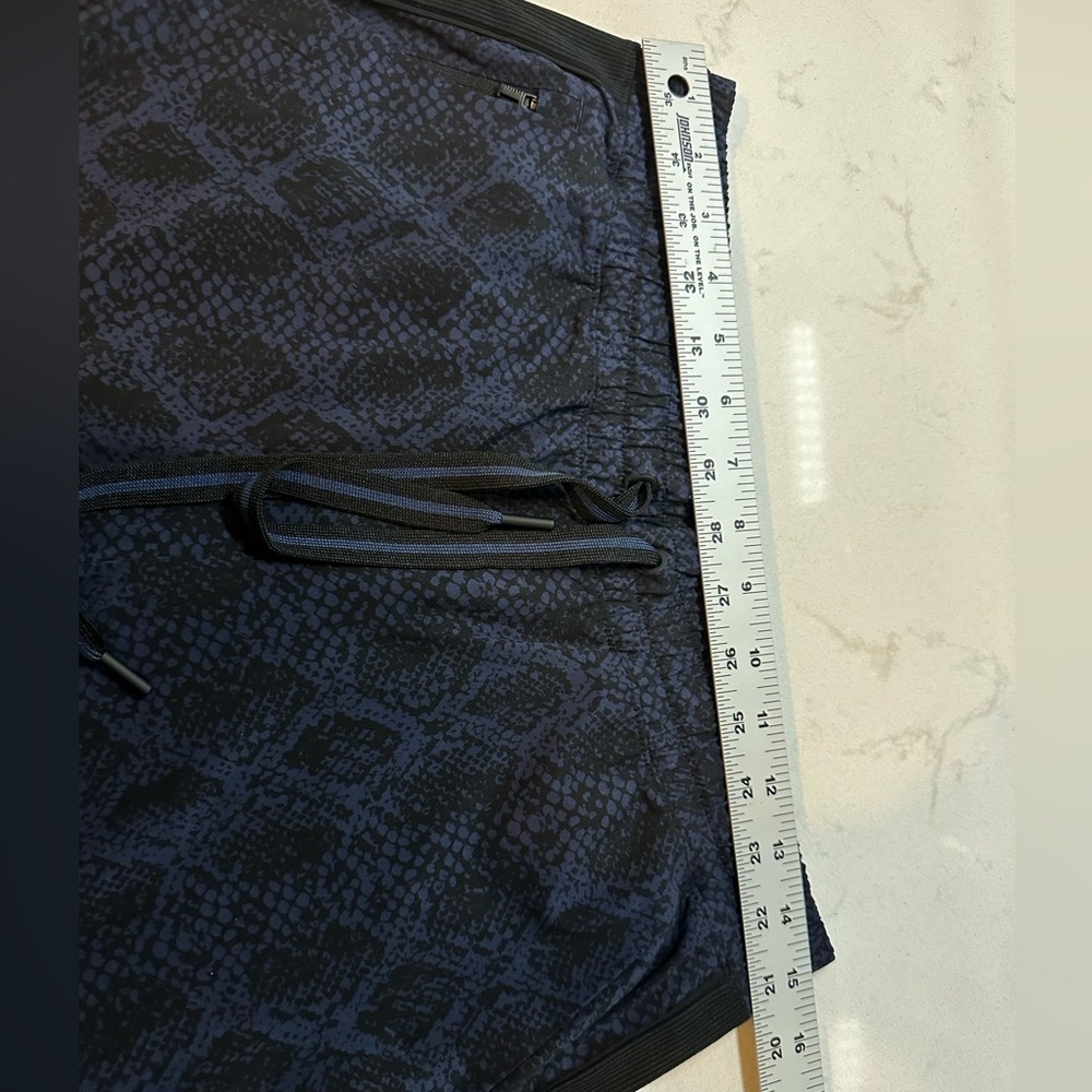 Athleta Brooklyn Joggers Size 10 Blue Black Snakeskin‎ Poly Stretch Athleisure - Picture 11 of 14